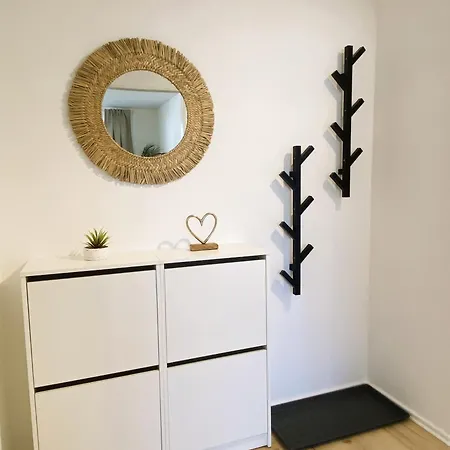 Perfect For Up To 6 People Apartment *