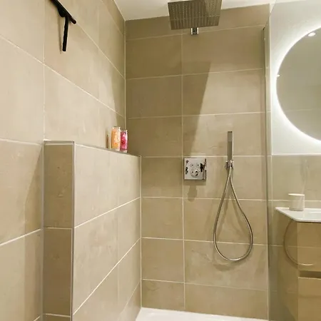 Perfect For Up To 6 People Appartement *